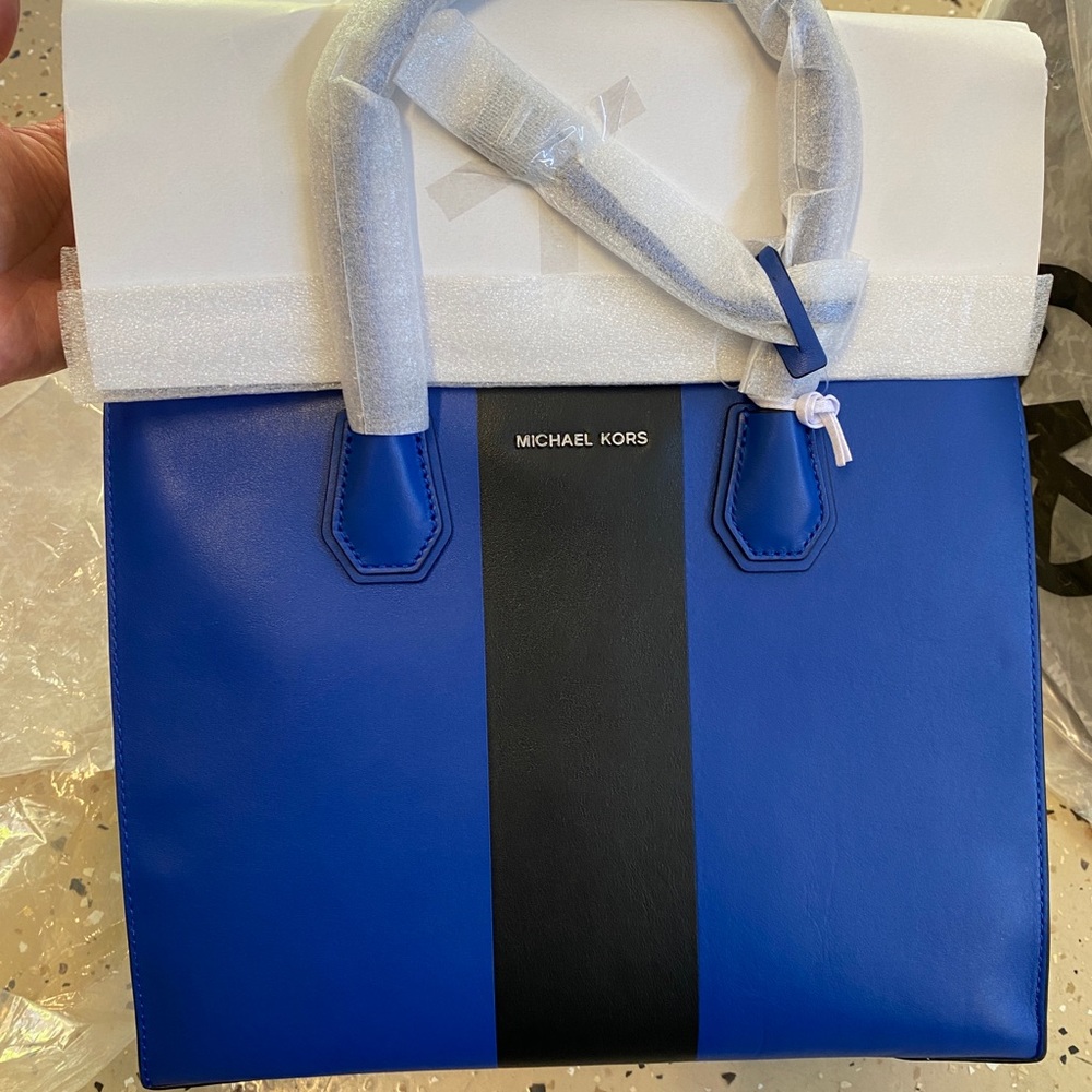Michael Kors Women's Mercer Pebbled Leather Large